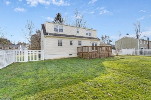 18 Meadow Ln, Hackettstown NJ  07840-4116 exterior