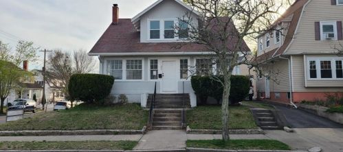 257 Niagara St, Providence, RI 02907-1929