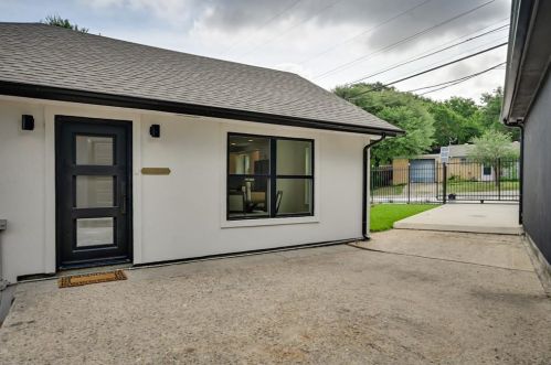 4401 Clarke Dr, Fort Worth TX  76135-2104 exterior