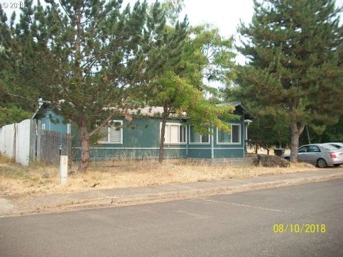 312 Sunny Ln, Sutherlin, OR 97479-9695