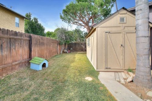 2742 Gleason Ct, Riverside CA  92506-4325 exterior