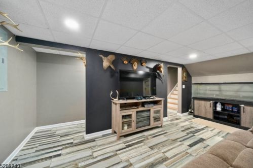 105 Carter Ter, Hackettstown NJ  07840-1002 exterior