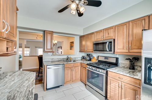 141 Howell Ave, Perth Amboy NJ  08863-1445 exterior