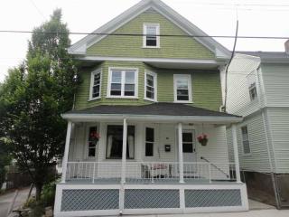 86 Warner St, Middletown, RI 02840-2139