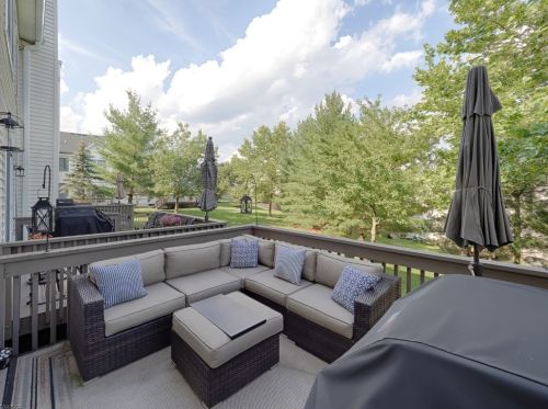 84 La Costa Dr, Annandale, NJ 08801-1670