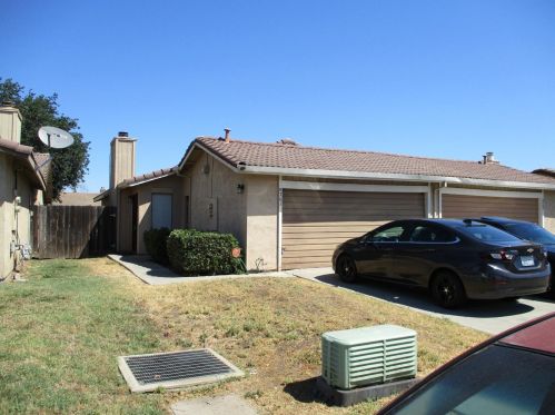 8761 Fox Creek Dr, Stockton, CA 95210-1782
