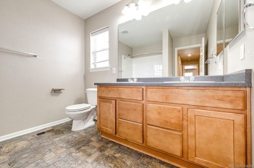 280 Elk Ct, Aurora CO 80016-4104 exterior