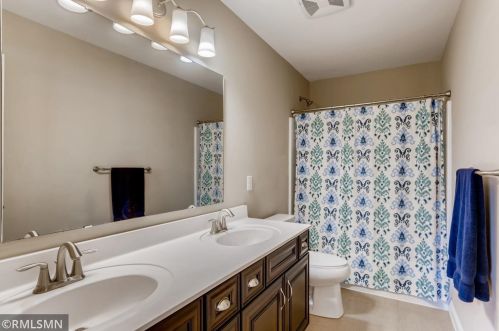 1710 Bluewater Ln, Saint Paul MN  55129-6236 exterior