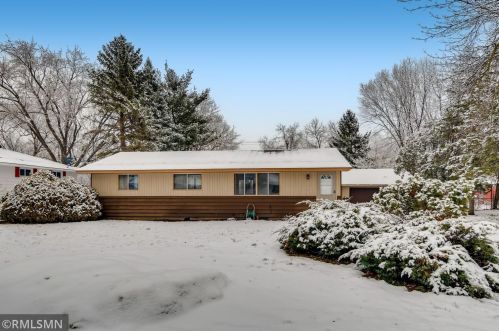 7811 Quincy St, Minneapolis, MN 55432-2747