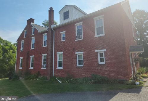 750 Summit Dr, Lancaster PA  17601-1152 exterior