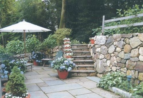 191 Norwalk Rd, Norwalk CT  06850-4312 exterior