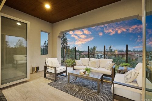 130 Long Fence, Irvine CA  92602-1807 exterior