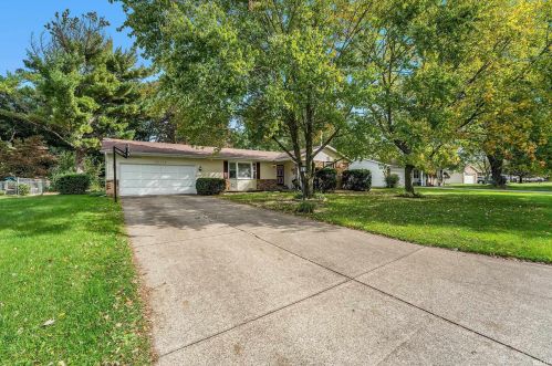 52174 Country Acres Dr, Elkhart, IN 46514-9380