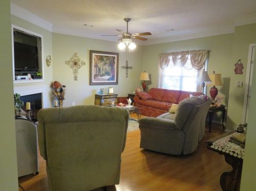 571 Hansen Dr, Locust Grove, GA 30248-3695
