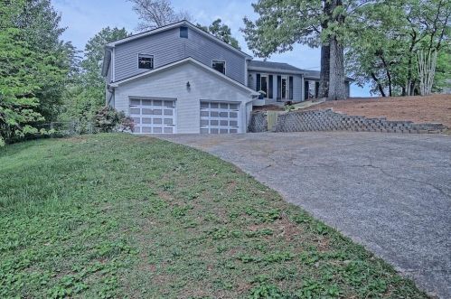 134 Chickasaw Run, Holly Springs, GA 30188-1703