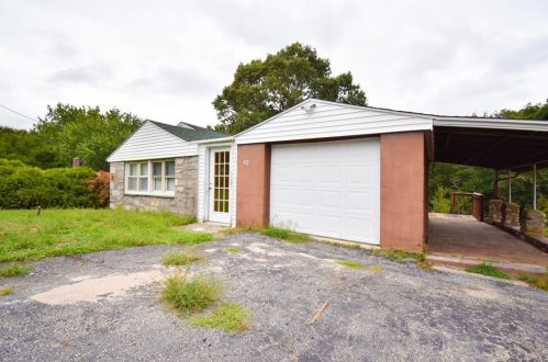 10 Wayland St, Westerly, RI 02808-1413