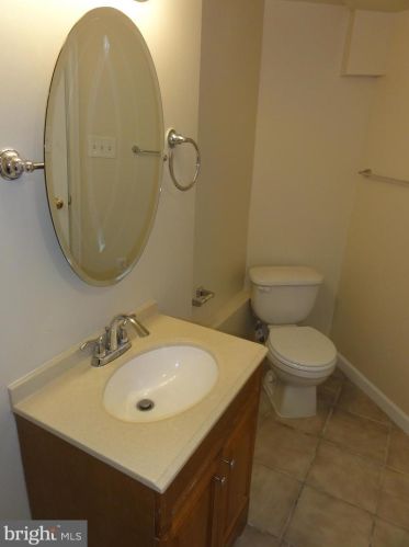 22 Crawford Dr, Charles Town WV 25414-6502 exterior