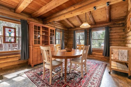 10691 Jeffrey Way, Truckee CA  96161-2518 exterior