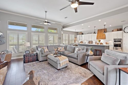 917 Biscayne, Austin TX 78734-4424 exterior