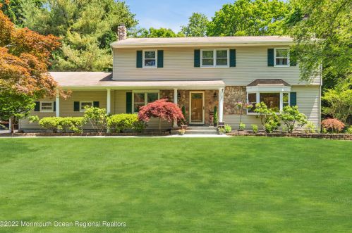61 Broadmoor Dr, Lincroft, NJ 07738-1207