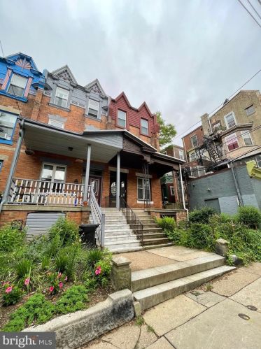 4422 Locust St, Philadelphia, PA 19104-2923
