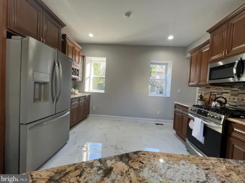 6805 11 St, Philadelphia PA 19147-1244 exterior