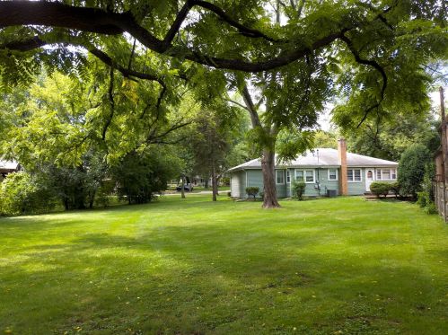 241 Coe Rd, Willowbrook IL  60514-1006 exterior