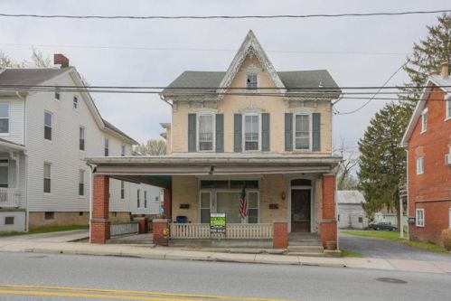 1332 Main St, Ephrata PA  17522-1312 exterior