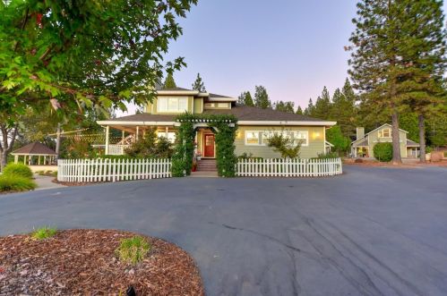 5511 Chappie Ct, Snowline Camp, CA 95709-9105