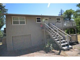 912 Sixth Ave, Sutherlin, OR 97479-9690