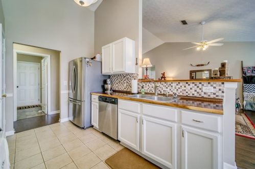 1015 River Plantation Dr, Holly Springs GA  30188-2388 exterior