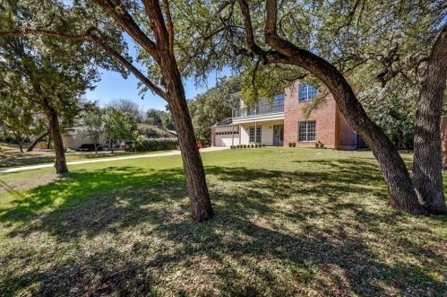 208 Ashworth Dr, Austin TX  78746-4604 exterior