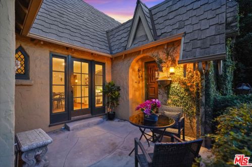 1212 Cedar St, Glendale CA  91207-1427 exterior