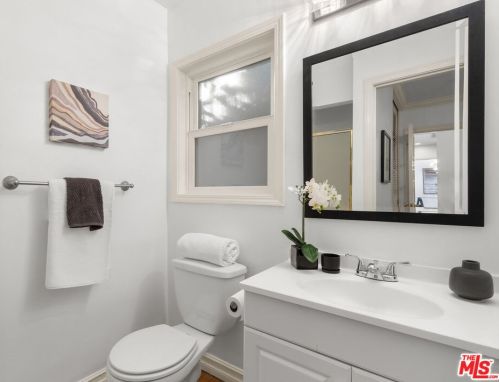 2575 Gardner Pl, Glendale CA  91206-3018 exterior