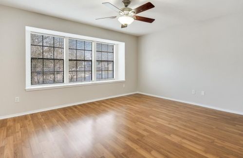 8114 Cache Dr, Austin TX  78749-3824 exterior