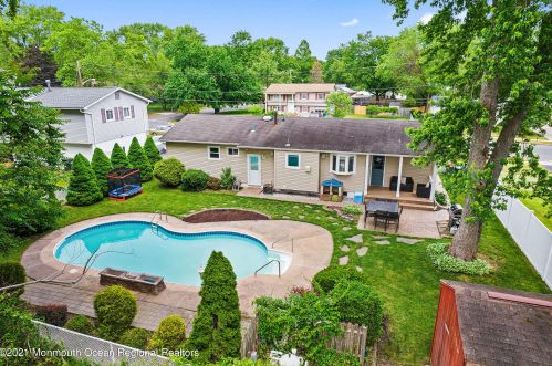 160 Susan Dr, Jackson Twp, NJ 08527-1142