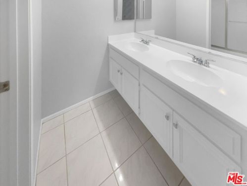 8504 Meadowridge St, Anaheim CA  92808-1221 exterior