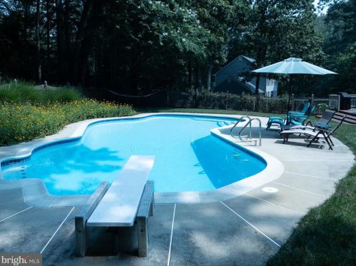 24 Old Sturbridge Rd, Arnold, MD 21012-2554