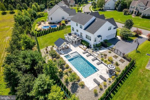 318 Beech Ln, Harrison Township, NJ 08062-9609