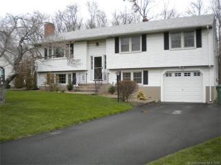 22 Hintz Dr, Wallingford, CT 06492-2002