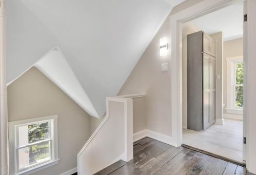 1912 Delaware Ave, Cincinnati OH  45212-3621 exterior