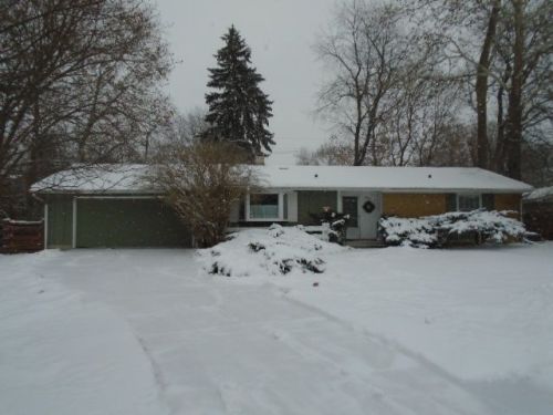5211 Illini Ct, Rockford, IL 61107-2351