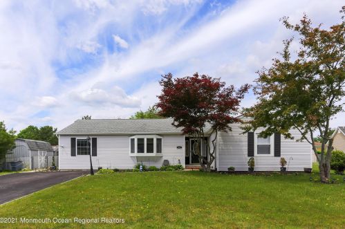 502 Cedarwood Dr, Lacey Township, NJ 08734-2812