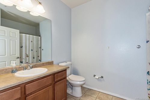 8489 Canyon Rim Cir, Englewood CO  80112-4732 exterior