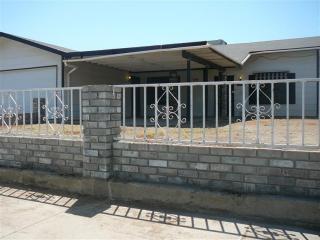 2124 Sierra Vista Ave, Delano, CA 93215-3749