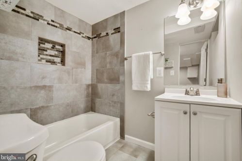 8412 Barron St, Silver Spring MD 20912-7247 exterior