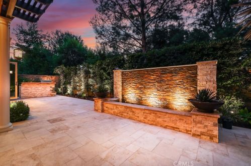 22 Shadybend, Irvine CA  92602-0844 exterior