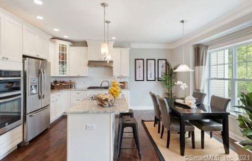 201 Ridgewood Dr, Waterbury, CT 06762