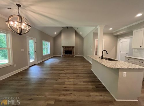 134 Planters Ridge Dr, Lagrange, GA 30240-9066