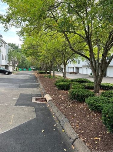 68 Staffordshire Commons Dr, Wallingford CT  06492-1756 exterior